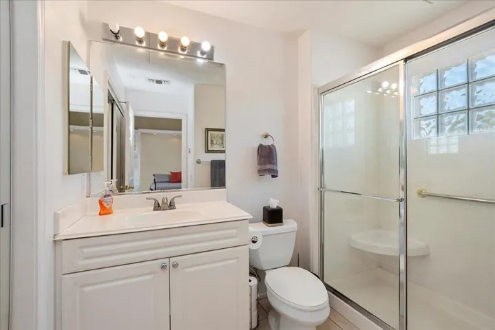 35-Casita Bathroom