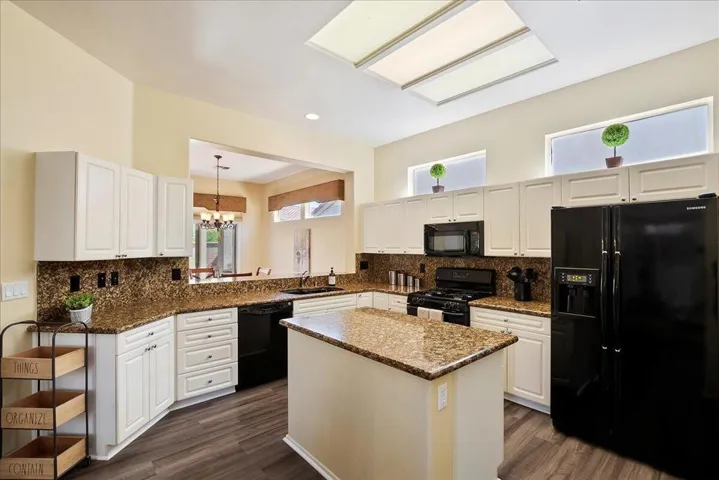 14-Kitchen