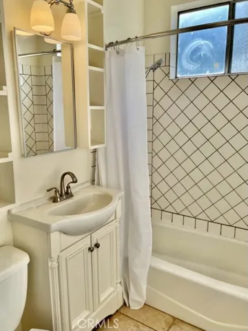 Unit 3 - Bathroom