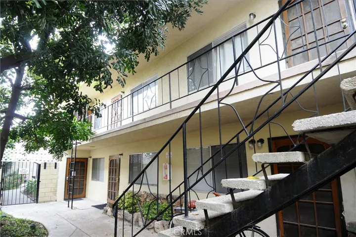 South Facing Unit!!!