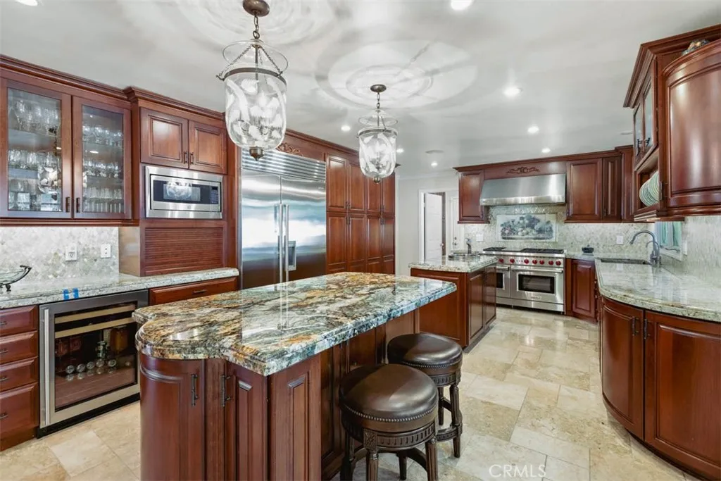 20410 E Holt Avenue, Covina, California 91724 home-pic-22