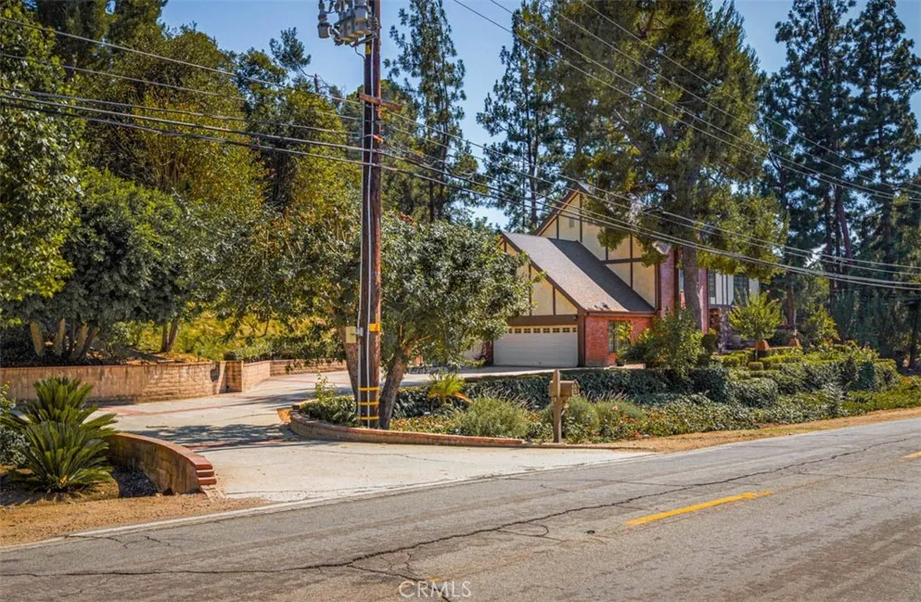20410 E Holt Avenue, Covina, California 91724 home-pic-2