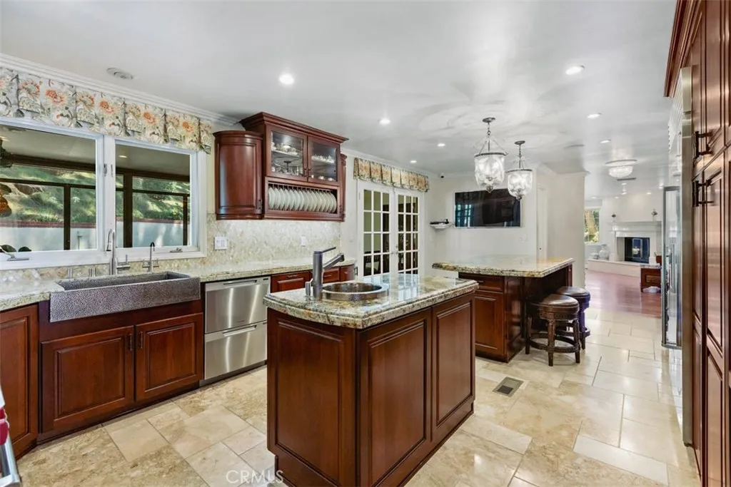 20410 E Holt Avenue, Covina, California 91724 home-pic-23