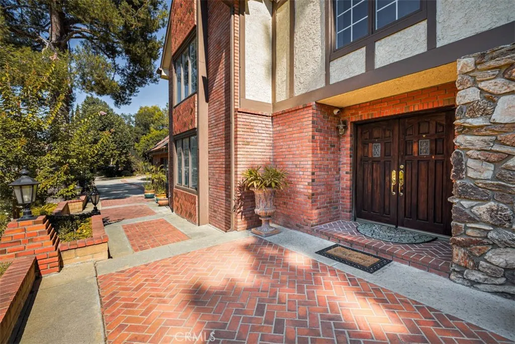 20410 E Holt Avenue, Covina, California 91724 home-pic-10
