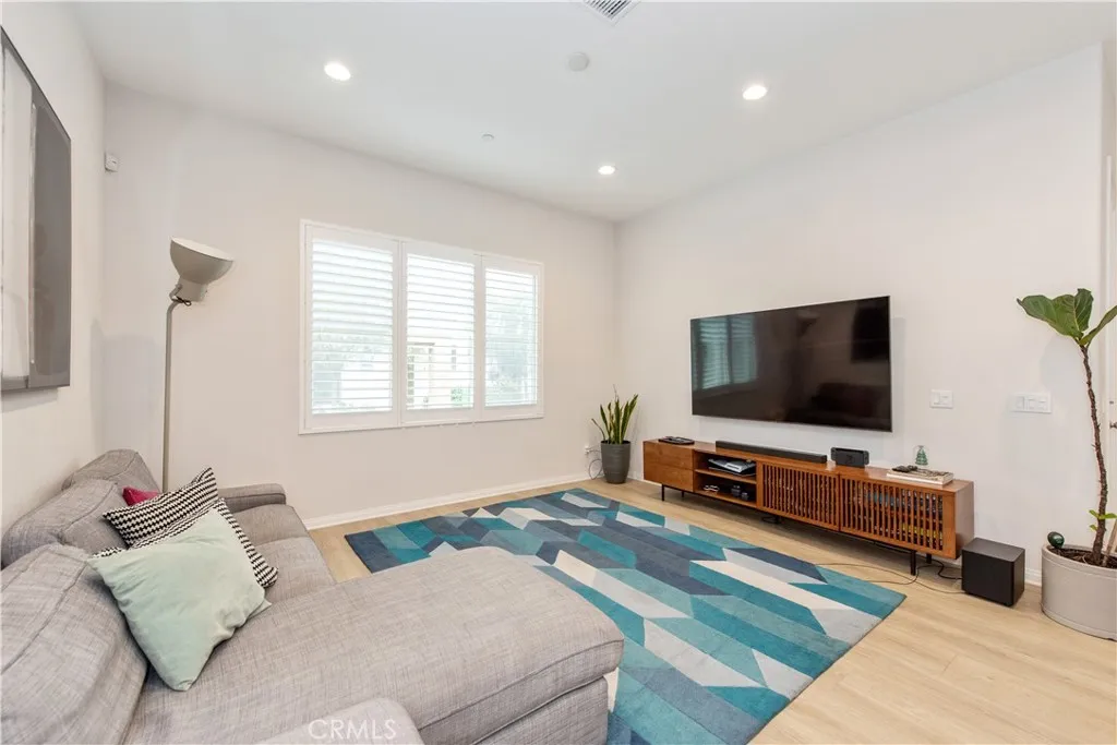 153 Spectacle, Irvine, California 92618 home-pic-1