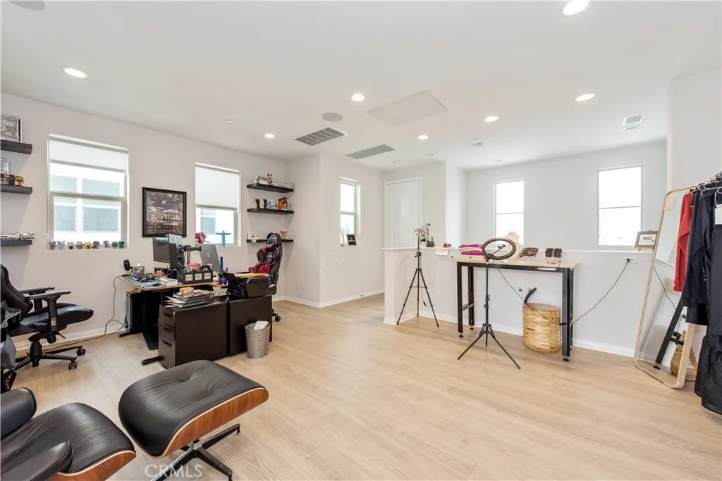 153 Spectacle, Irvine, California 92618 home-pic-15