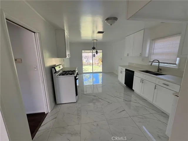 23247 Leonora Drive, Woodland Hills, California 91367