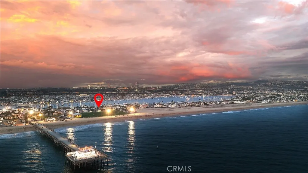 916 E Oceanfront, Newport Beach, California 92661 home-pic-47