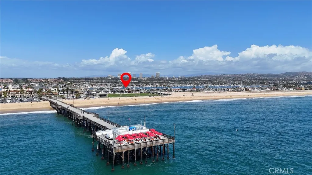 916 E Oceanfront, Newport Beach, California 92661 home-pic-43