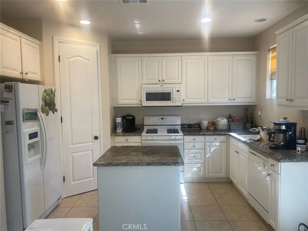 17330 Magnolia Way, Gardena, California 90248 home-pic-1