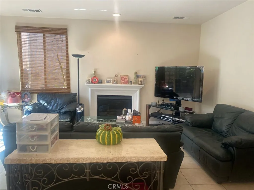 17330 Magnolia Way, Gardena, California 90248 home-pic-2