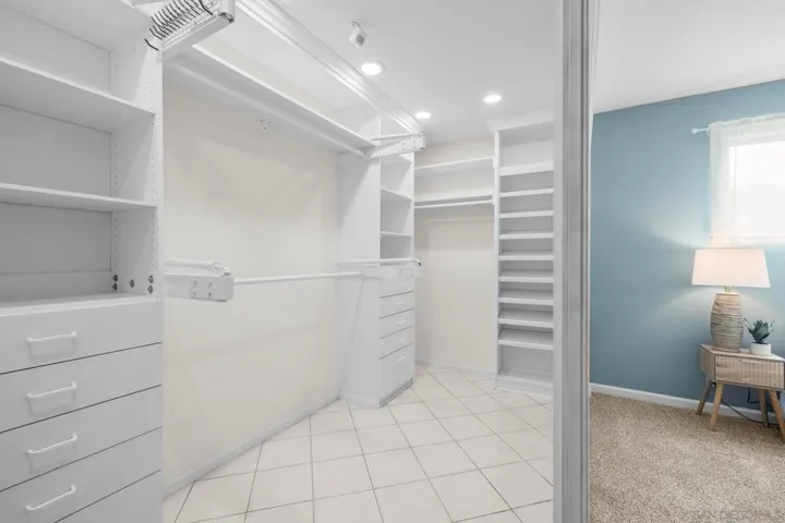 Walk-in Closet
