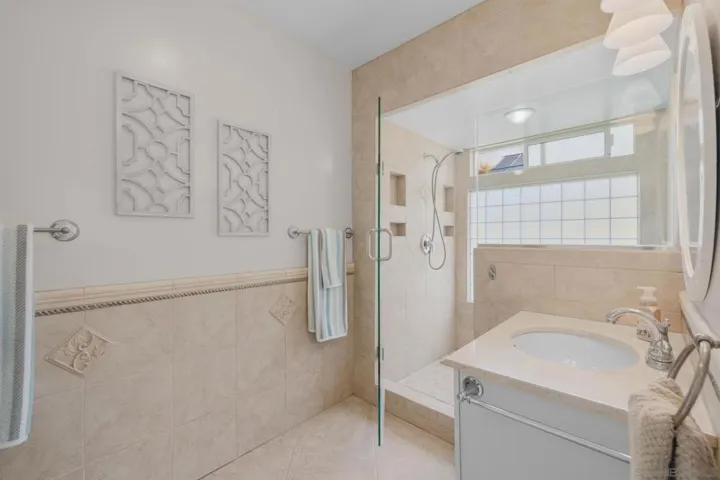 3560 Donna Dr, Carlsbad, California 92008