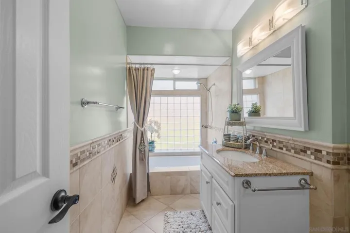 3560 Donna Dr, Carlsbad, California 92008