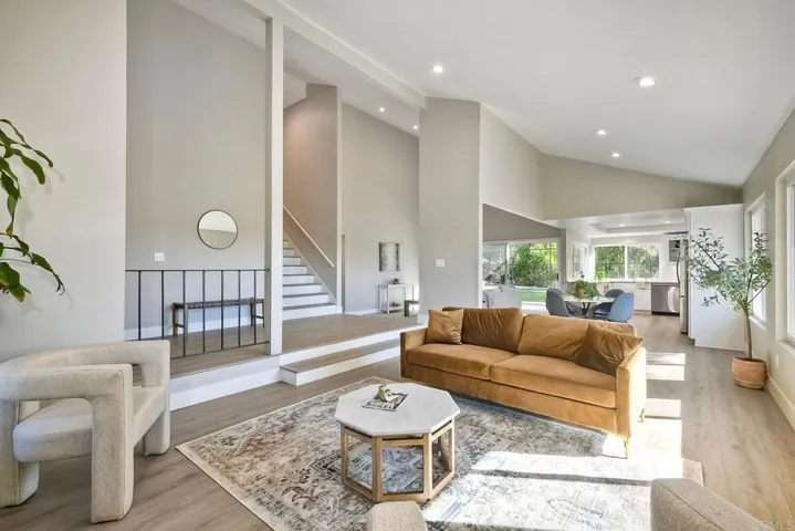 10265 Aviary Drive, San Diego, California 92131