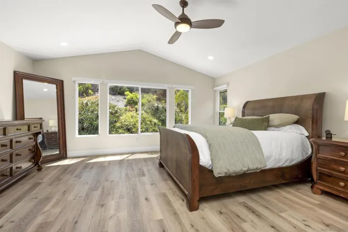 13737 Sorbonne Ct, San Diego, California 92128