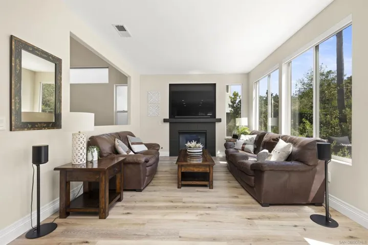 13737 Sorbonne Ct, San Diego, California 92128