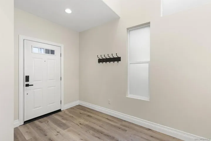 13737 Sorbonne Ct, San Diego, California 92128