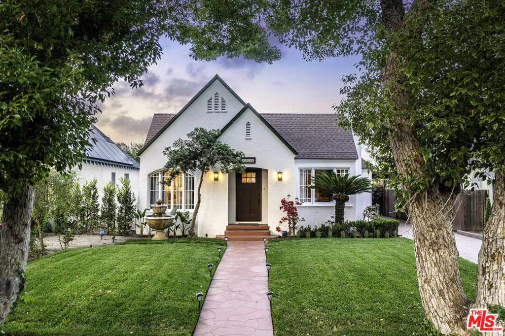 4654 Denny Avenue, Toluca Lake, California 91602, 4 Bedrooms Bedrooms, ,3 BathroomsBathrooms,Residential,For Sale,Denny,25578623