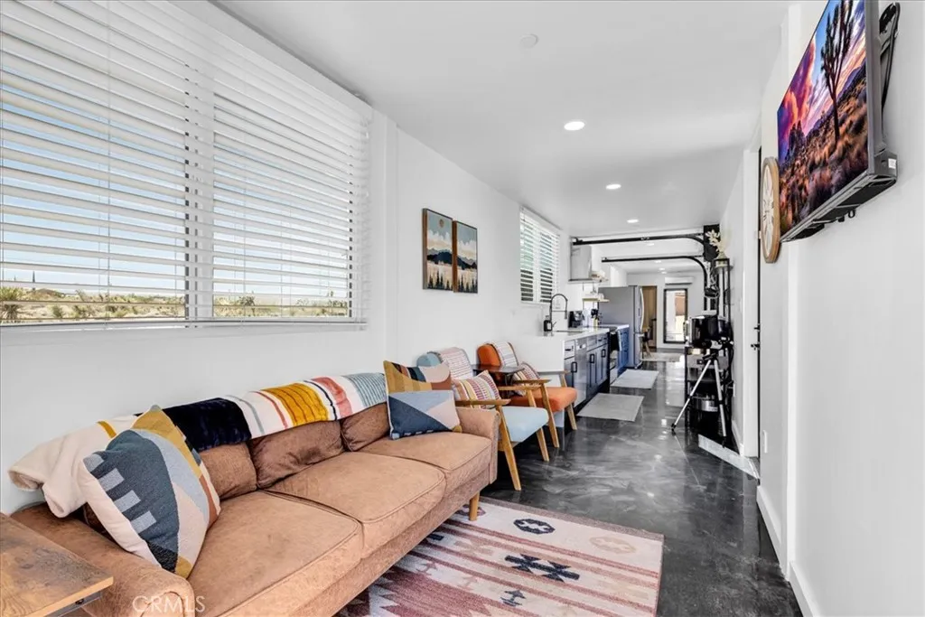 6816 Saddleback Road, Joshua Tree, California 92252 home-pic-6