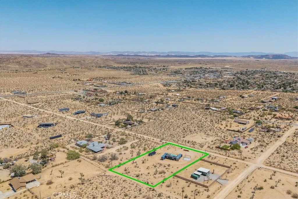 6816 Saddleback Road, Joshua Tree, California 92252 home-pic-68