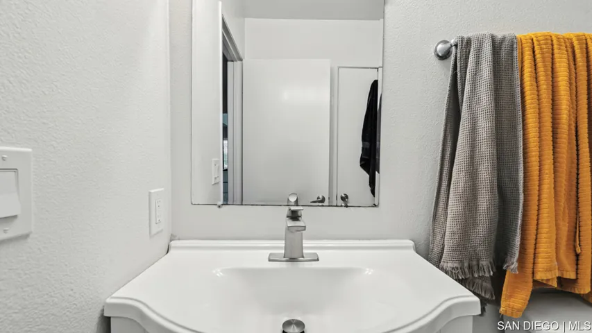 209 Espanas Gln, Escondido, California 92026