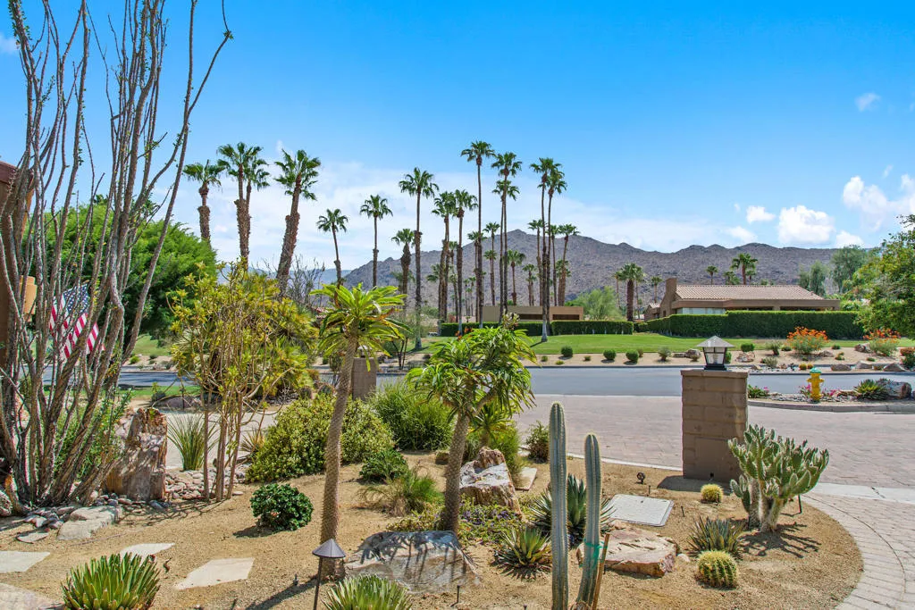 73698 Irontree Drive, Palm Desert, California 92260 home-pic-37