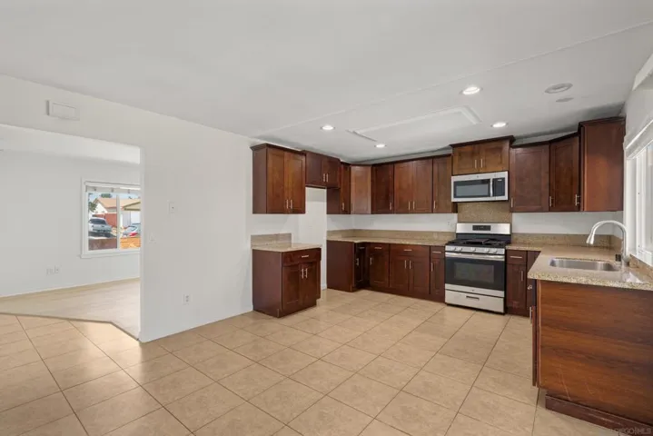 11336 Camarosa Cir, San Diego, California 92126