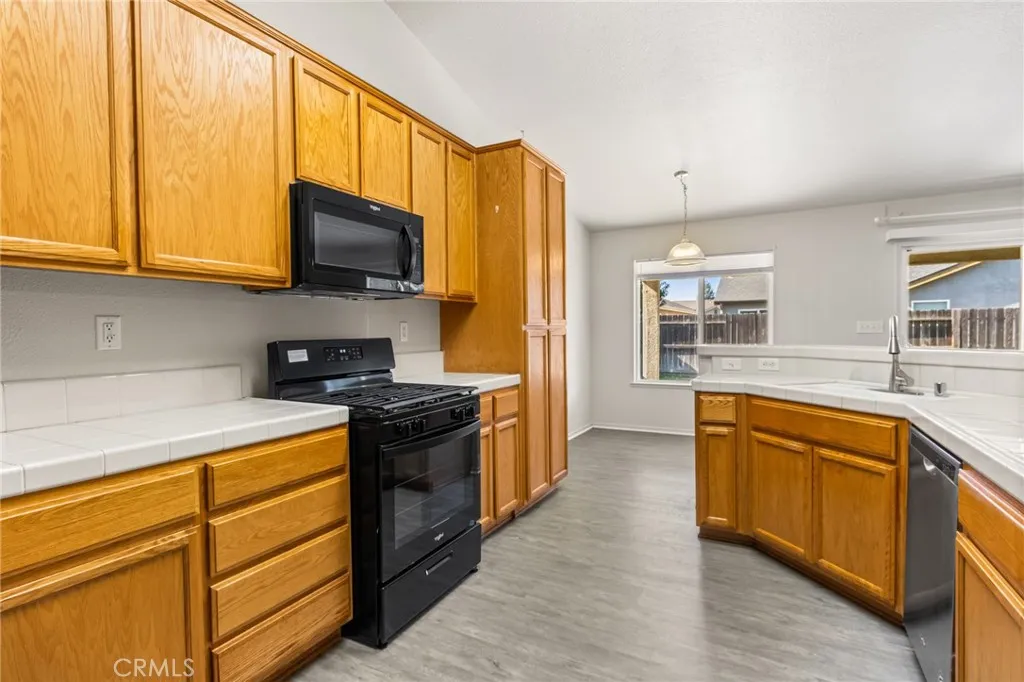 2052 W Solis Street, Merced, California 95348 home-pic-9