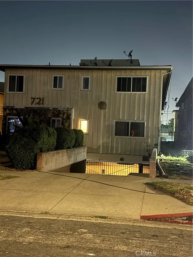 721 Larch Street 11, Inglewood, California 90301 home-pic-10