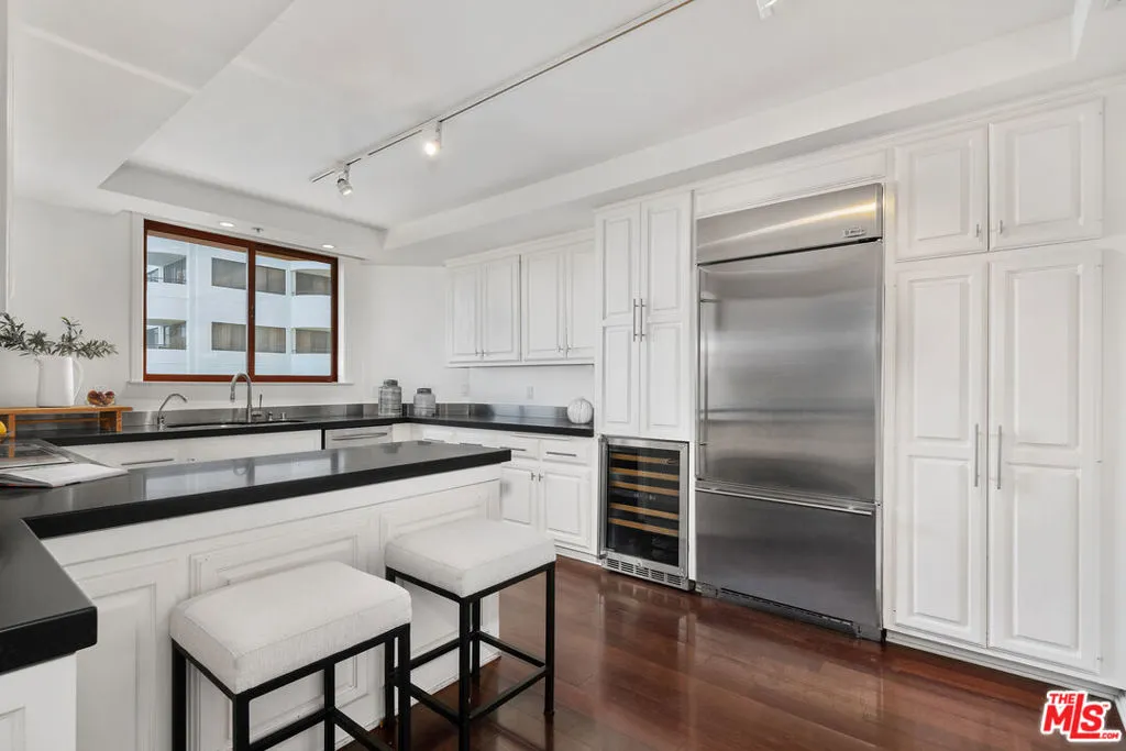 10550 Wilshire Boulevard 305, Los Angeles, California 90024 home-pic-19