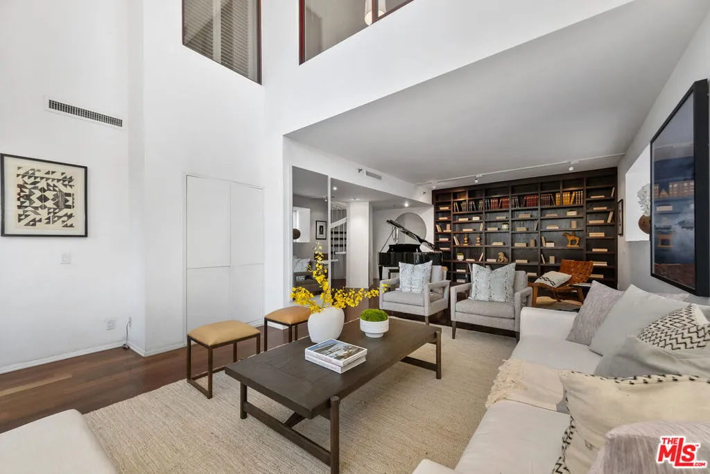 10550 Wilshire Boulevard 305, Los Angeles, California 90024 home-pic-10