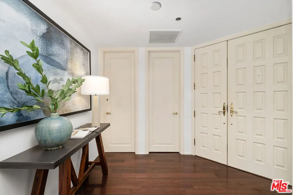 10550 Wilshire Boulevard 305, Los Angeles, California 90024 home-pic-6