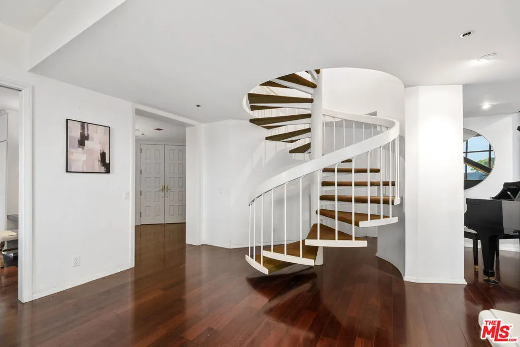 10550 Wilshire Boulevard 305, Los Angeles, California 90024 home-pic-12