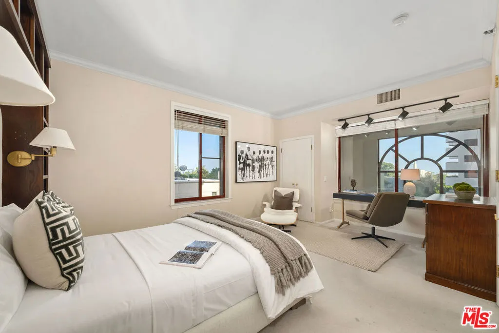 10550 Wilshire Boulevard 305, Los Angeles, California 90024 home-pic-32