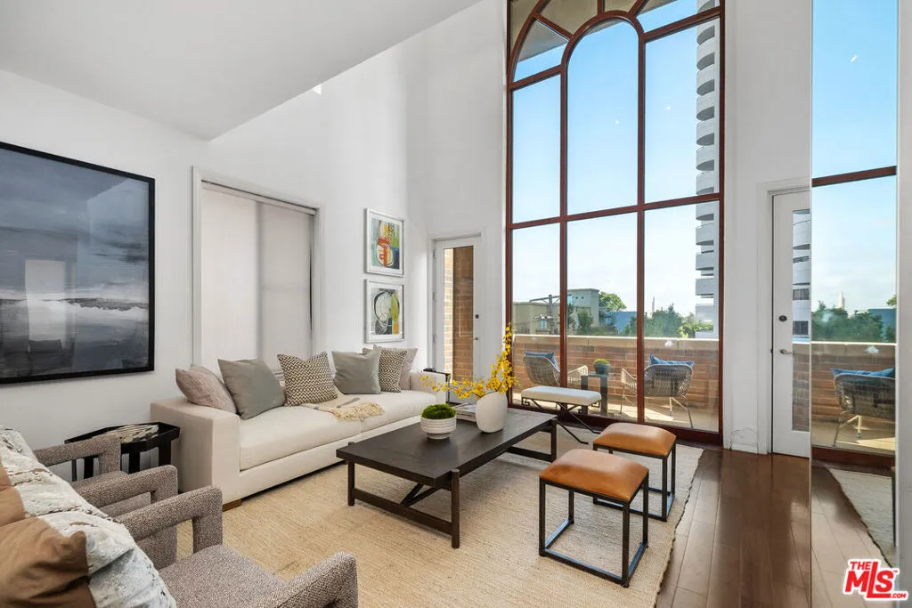 10550 Wilshire Boulevard 305, Los Angeles, California 90024 home-pic-8