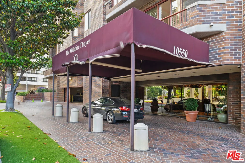 10550 Wilshire Boulevard 305, Los Angeles, California 90024 home-pic-36