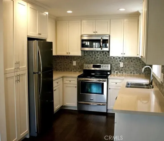 6637 Springpark Avenue, Los Angeles, California 90056