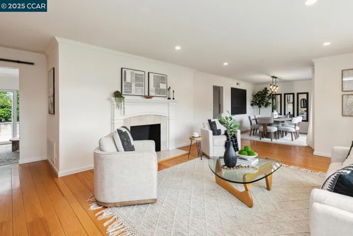 1100 Hillcrest Drive, Lafayette, California 94549