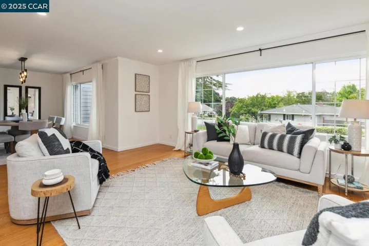 1100 Hillcrest Drive, Lafayette, California 94549