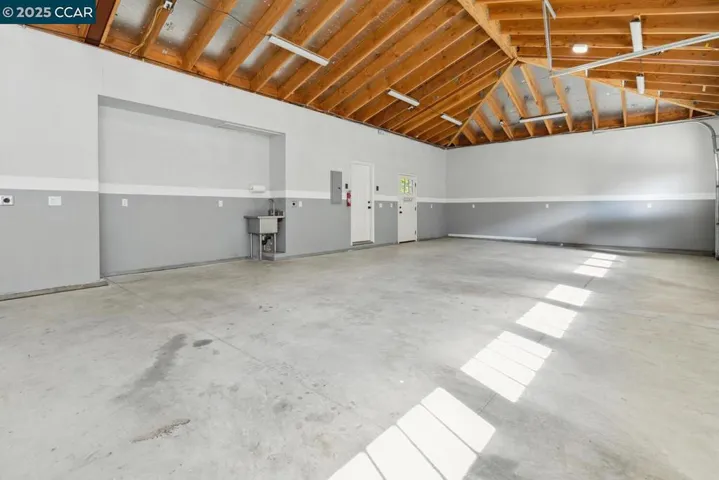 1100 Hillcrest Drive, Lafayette, California 94549