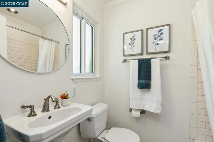 1100 Hillcrest Drive, Lafayette, California 94549