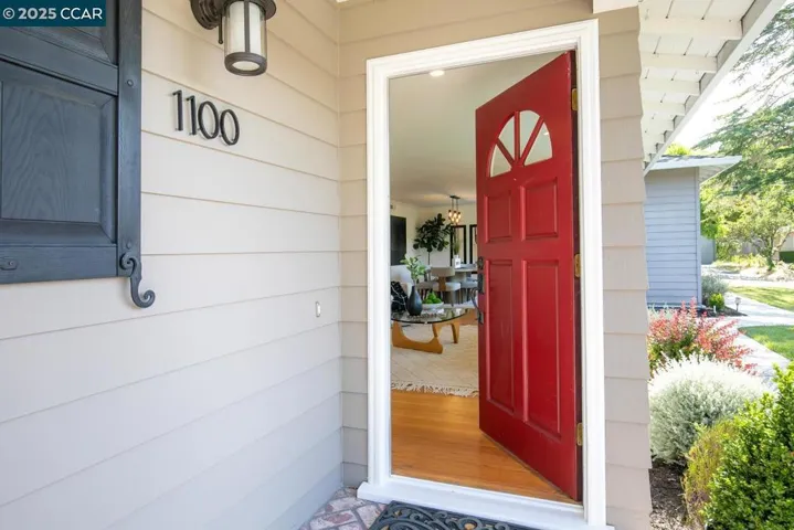1100 Hillcrest Drive, Lafayette, California 94549
