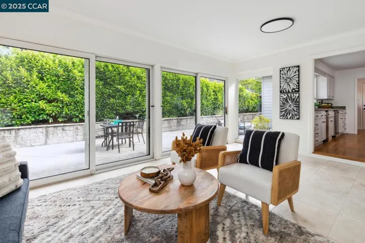 1100 Hillcrest Drive, Lafayette, California 94549