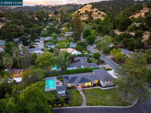 1100 Hillcrest Drive, Lafayette, California 94549