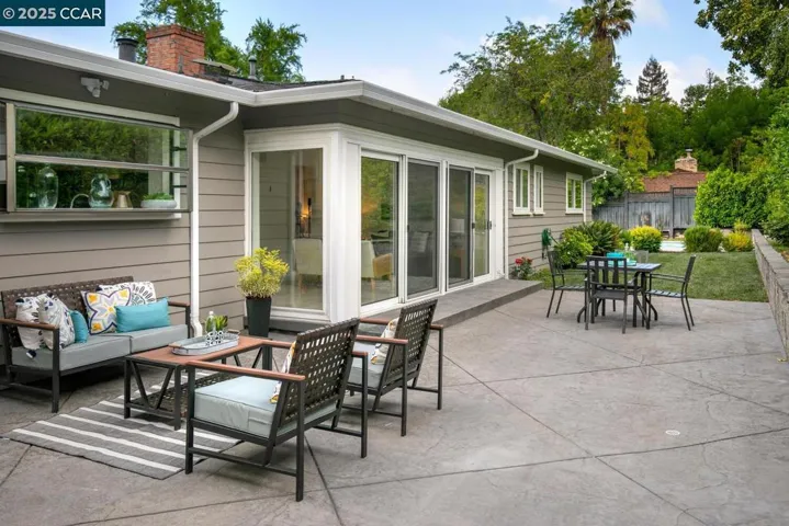 1100 Hillcrest Drive, Lafayette, California 94549