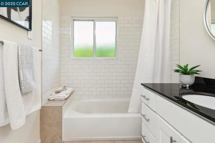 1100 Hillcrest Drive, Lafayette, California 94549