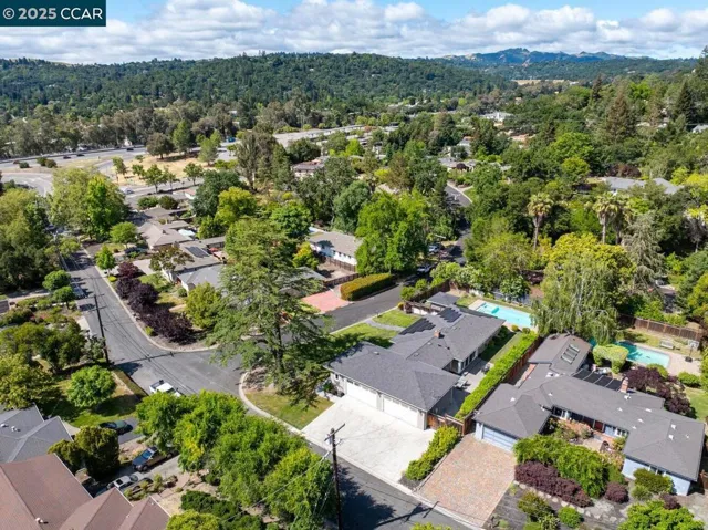 1100 Hillcrest Drive, Lafayette, California 94549