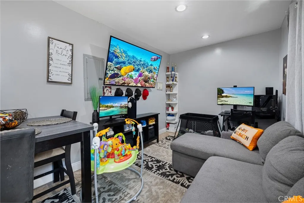 11926 Kathyann Street, Sylmar, California 91342 home-pic-21
