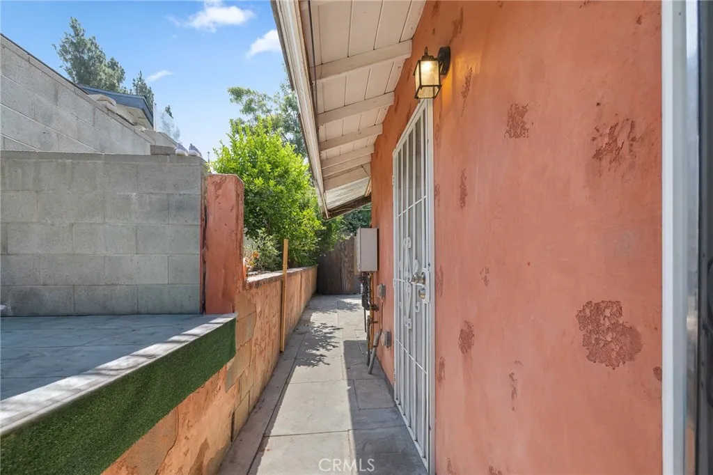11926 Kathyann Street, Sylmar, California 91342 home-pic-18